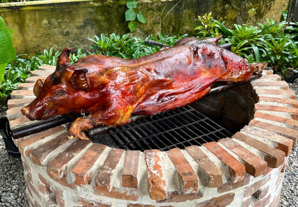 best foods to try in San Juan - lechon