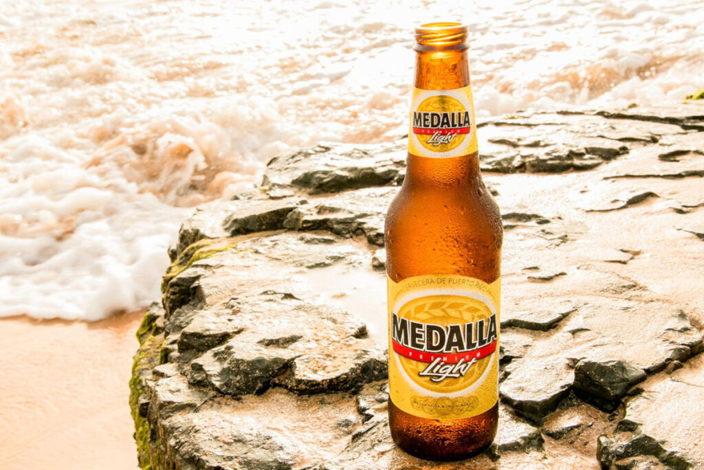 Top 10 Drinks to Enjoy in San Juan - medalla