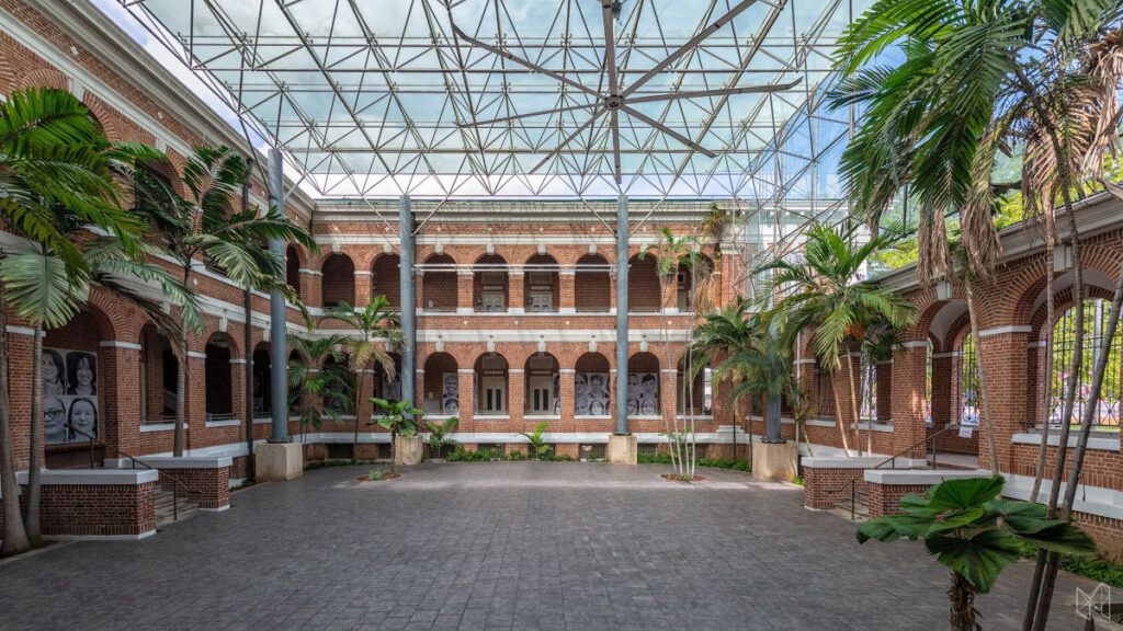 Relax at the serene courtyard at the Museo de Arte Contemporáneo de Puerto Rico