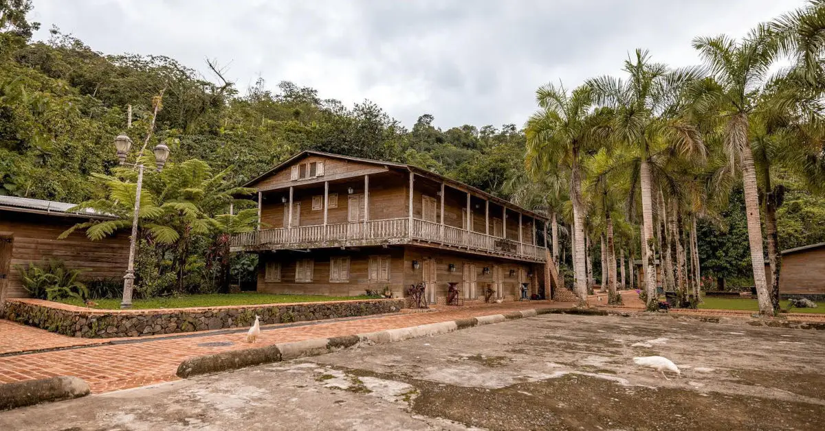 Hacienda Lealtad a historic coffee plantation in all its splendor