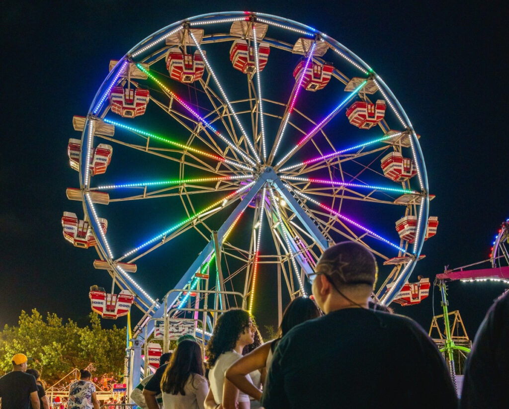 Take a spin on La Feria The Park Big Wheel